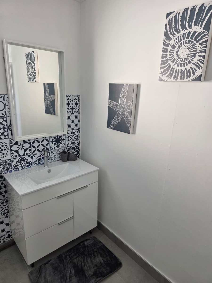 To Let 2 Bedroom Property for Rent in Bayview Western Cape